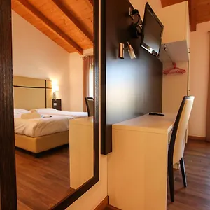 Gasthuis Thai Orchidee Restaurant&rooms, Garda (Verona)
